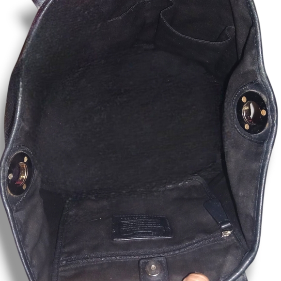 Pre-loved Coach Hadley Luxe Grain Leather Duffel Bag (Missing Long Strap) - Picture 5 of 10